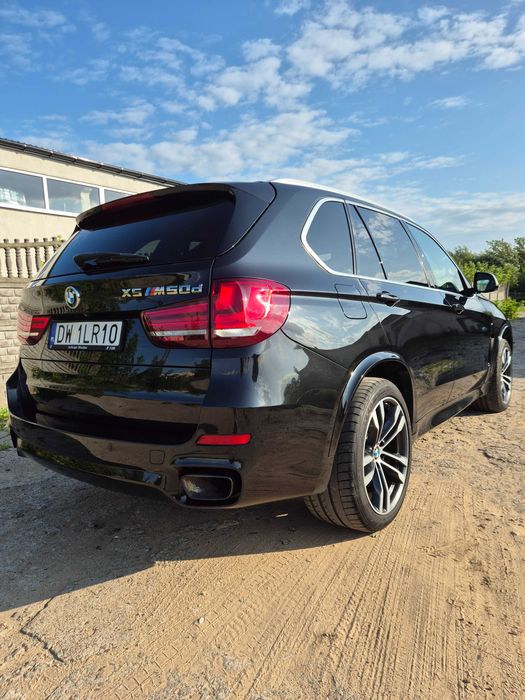BMW X5 M50D - Polski salon