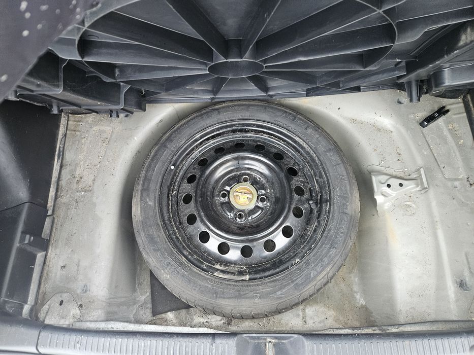 Toyota Corolla Verso 2002 рік 2.0 дизель для військових