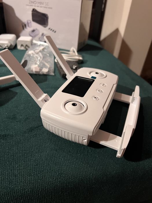 Dron HUBSAN Zino Mini se 249 g