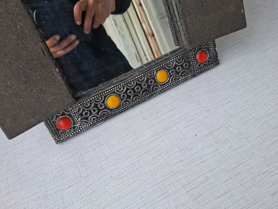 зеркало.          .        .