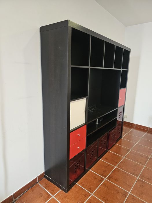 Estante IKEA, modelo Kallax