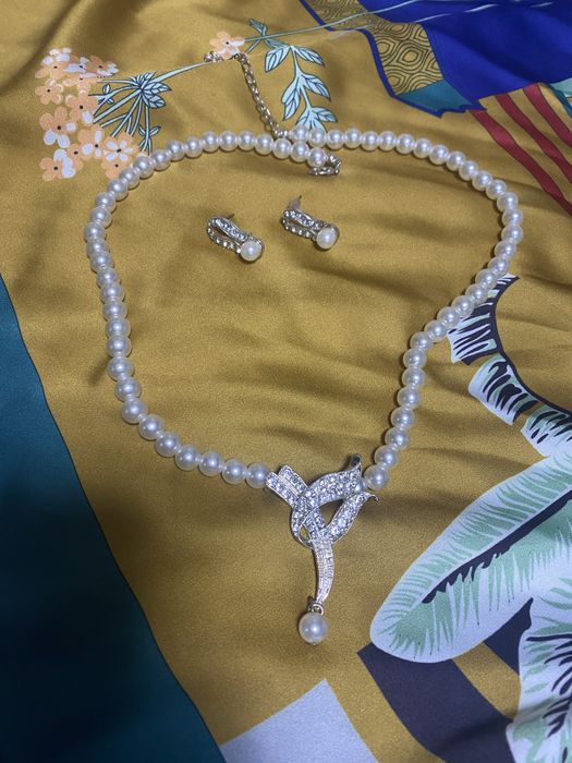 Набір прикраз із штучних перлин