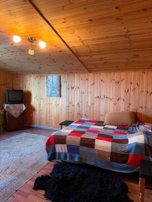 Продається 2-поверховий будинок, 200 м2, 47 соток, с. Гостролуччя