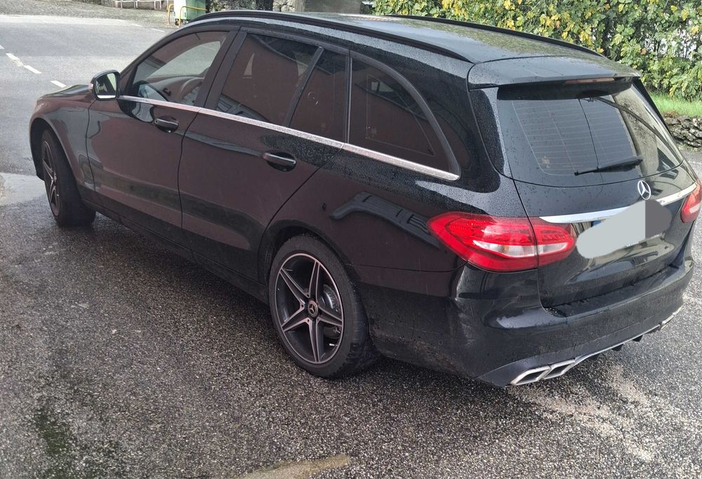Mercedes C 200 .