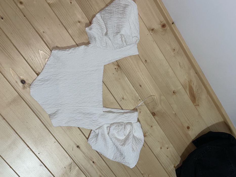 Топ zara з пишними рукавами