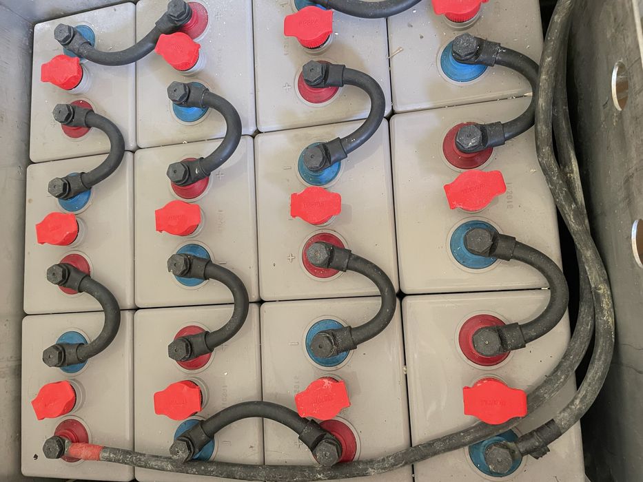 12 Baterias TUDOR 2V cada para paineis fotovoltaicos