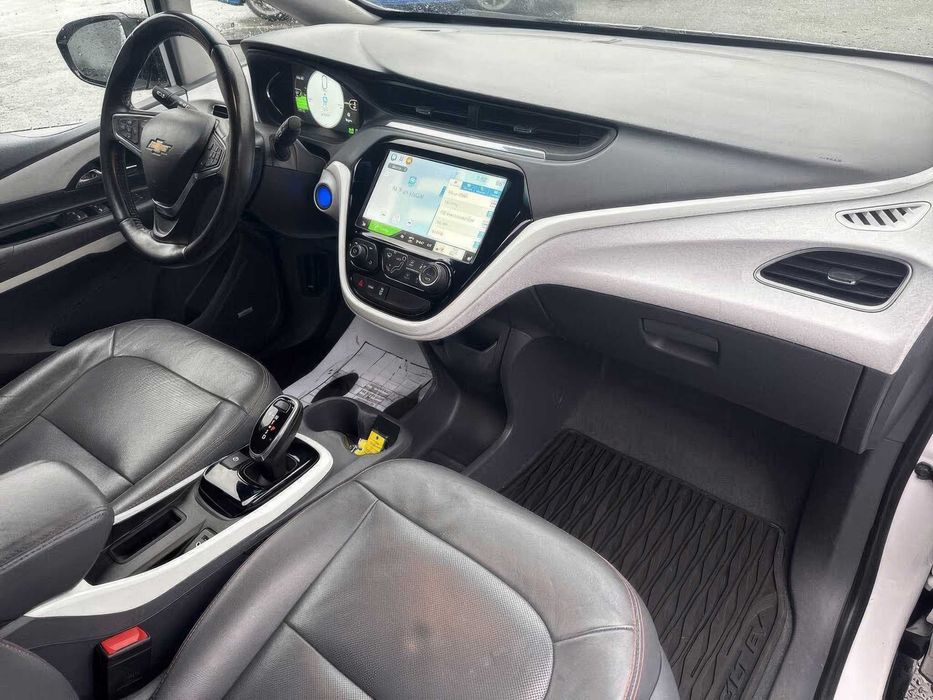 Chevrolet Bolt EV      2021