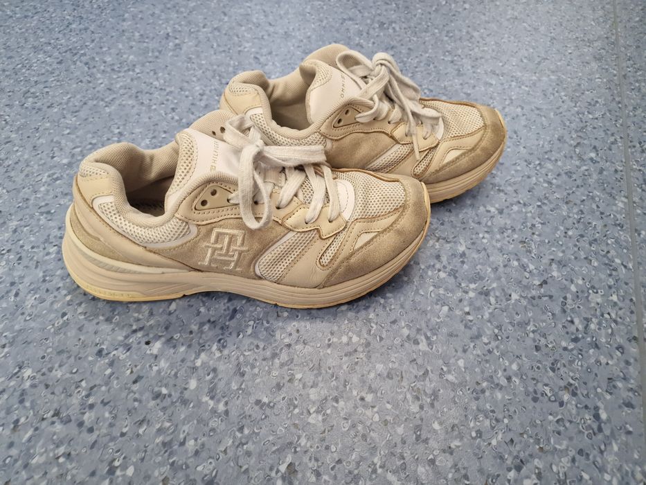 Sportowe buty Tommy Hilfiger. Rozmiar 38