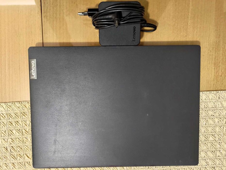Laptop Lenovo V14-IIL *Intel Core i3 * 12GB RAM * WIN 11 PRO*