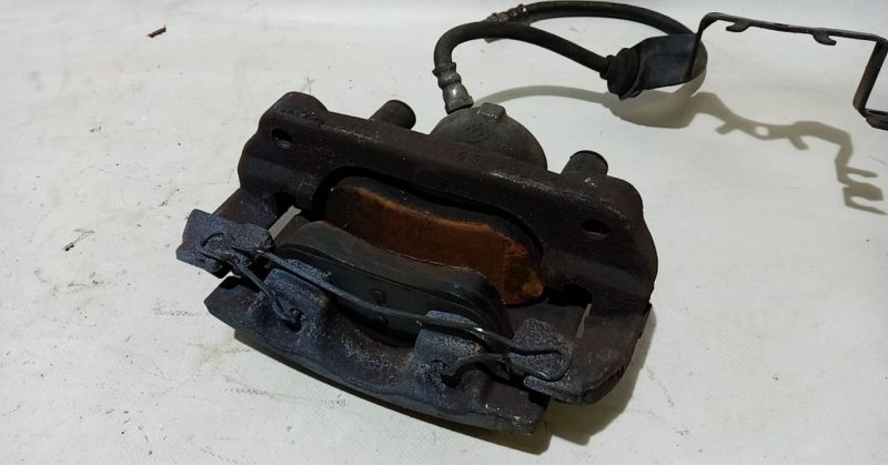 Pinça travão / maxila de travão frente esquerda RENAULT Megane III (BZ