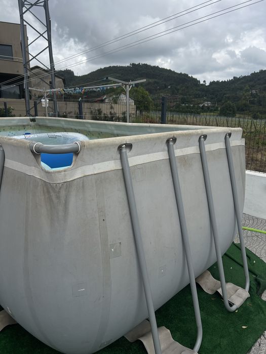Piscina com bomba