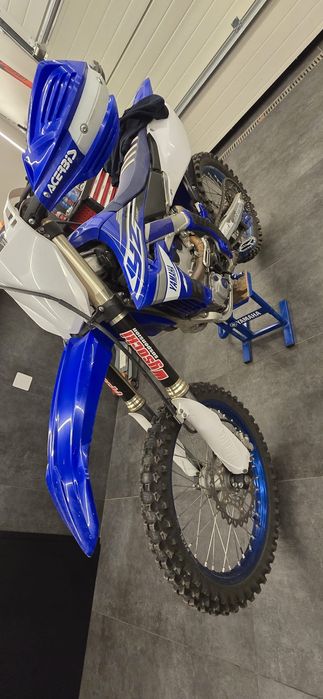Sprzedam Yamahe YZF 250 w idealny stanie