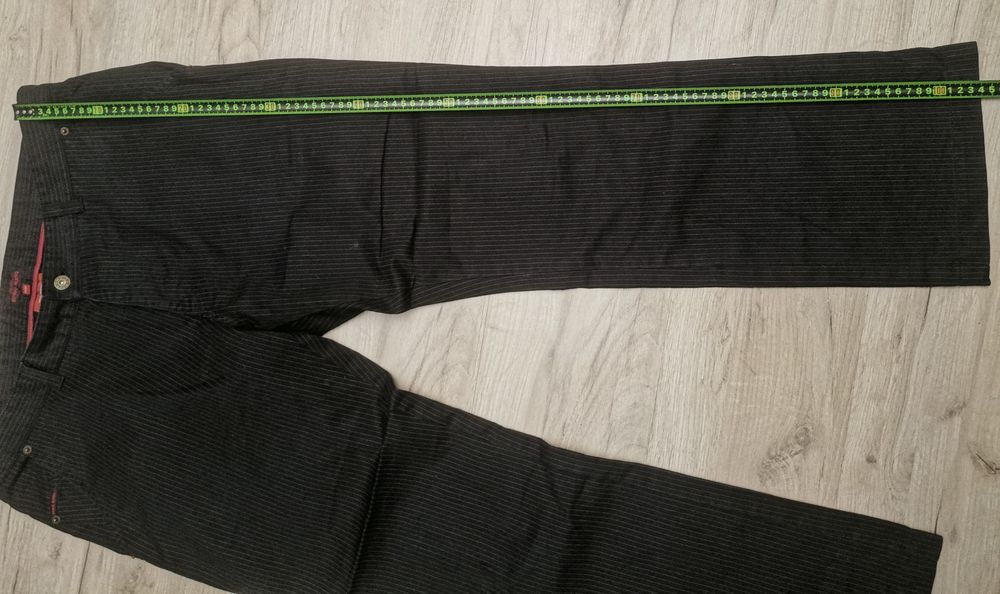 Eleganckie spodnie RDWD jeans czarne w biale paski .