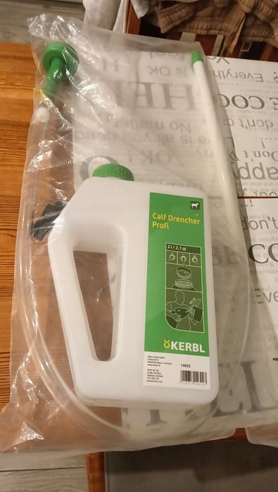Drencher dla cieląt z elastyczną sądą