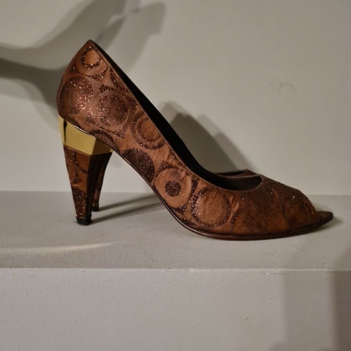 Sapato bronze 38