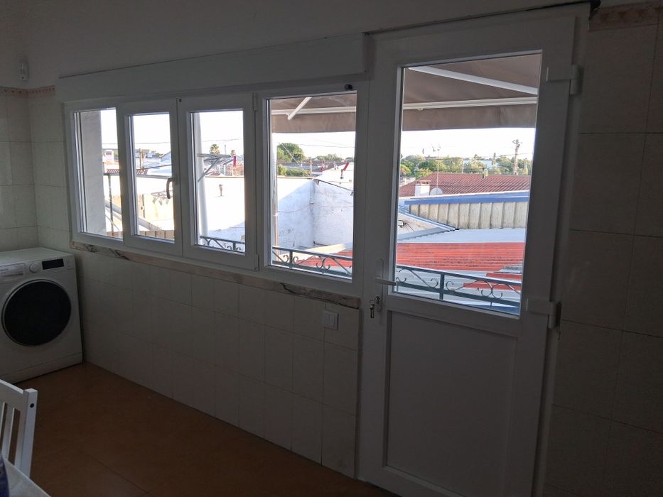 POR MEDIDA Janelas, Portas, Estores, Mosquiteira