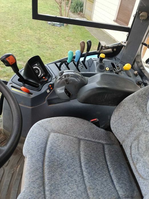 Ciągnik NEW HOLLAND T6020 (nie John Deere, nie Case, nie Ursus)