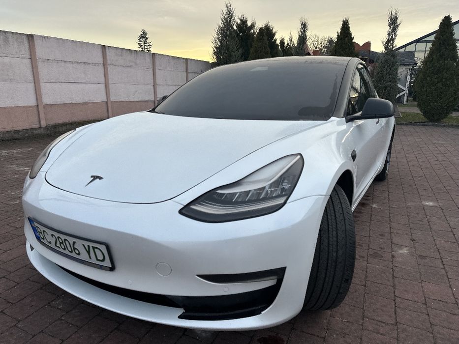 Tesla Model 3 2020