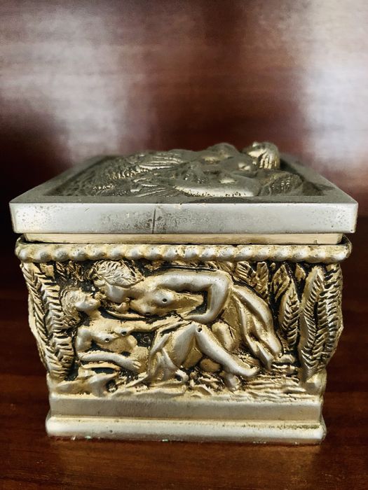 Guarda-Joías Gravado em relevo