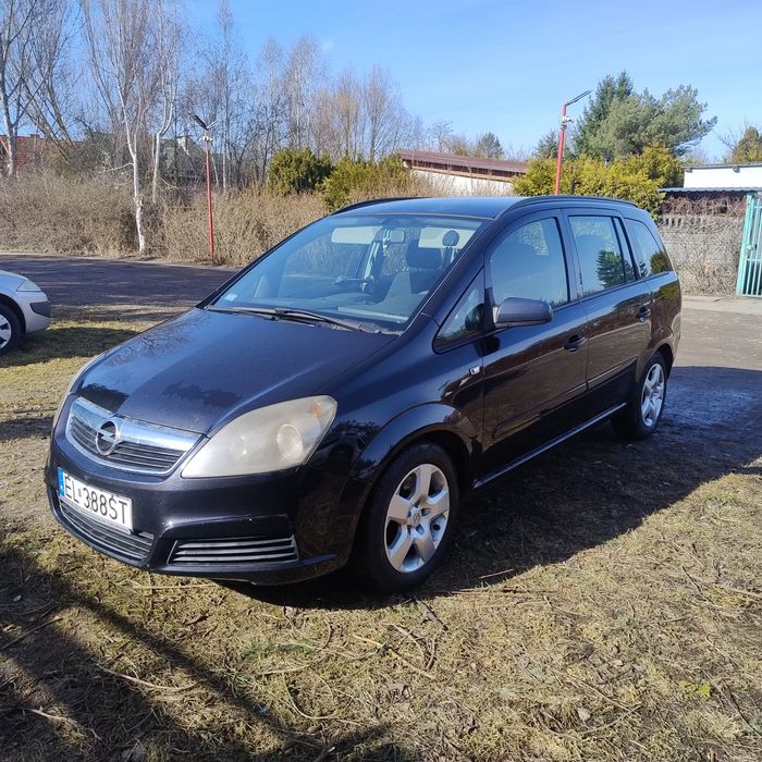 Oddam za drobną opłatą Opel Zafira B 1,9 D, 2007 r.
