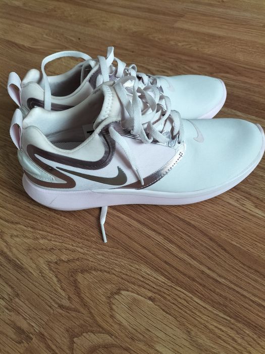 Кросівки жіночі Nike