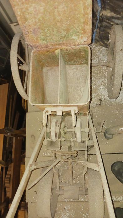 Semeador em bom estado apesar da idade.