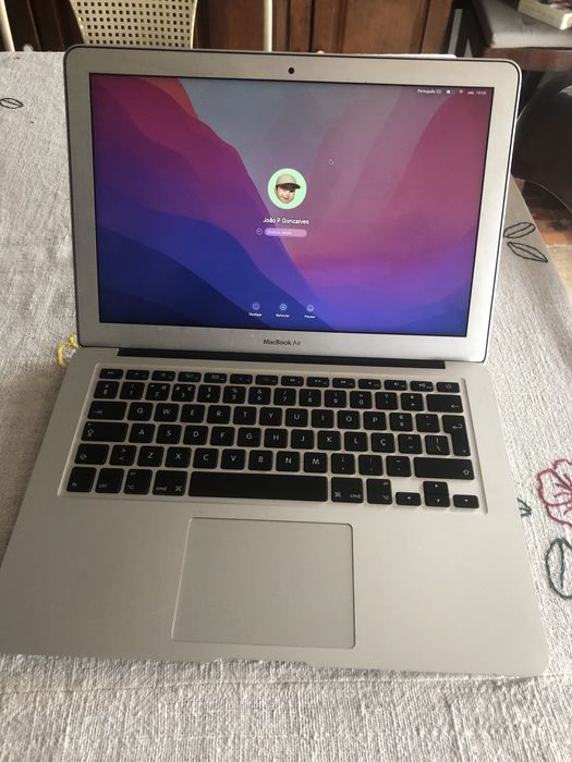 MacBook Air in excellent condition64283907010945122