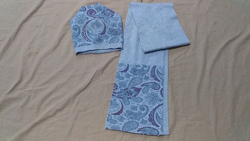 Шапка з шарфом  жіноча