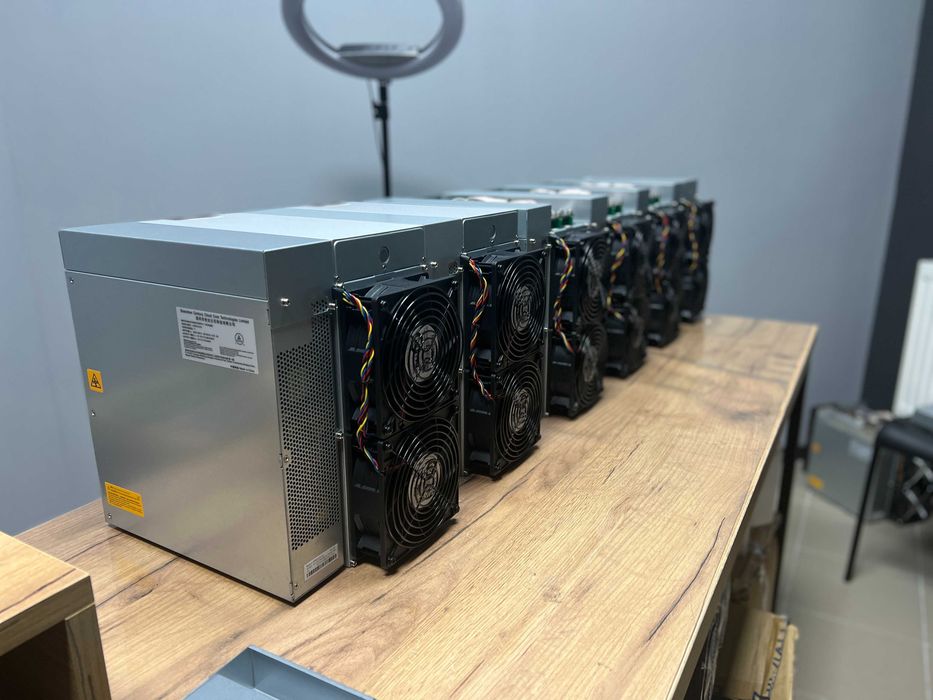 Кількість! Б/в Майнери Asic Bitmain Antminer S19j Pro+ 120 Th 3450 Вт