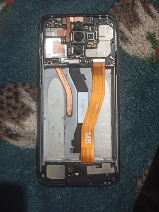 Редми нот 8 про  бетарей сдохла