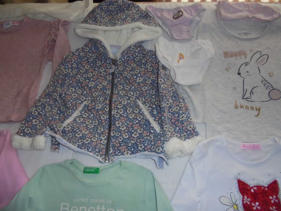 lote de roupa de menina o boneco