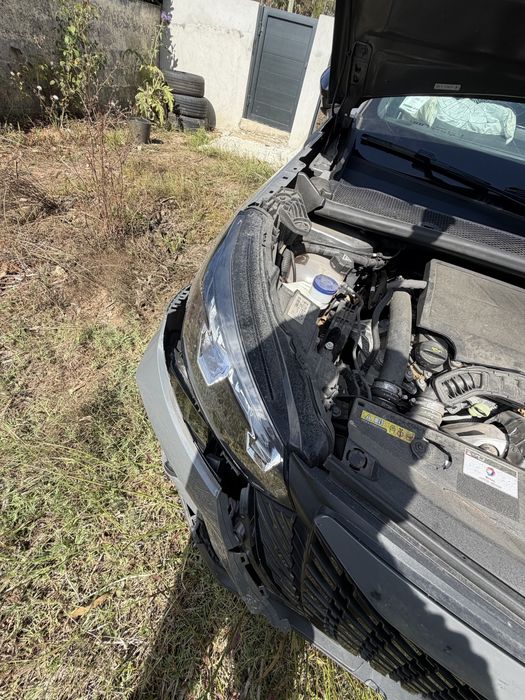 Peugeot 2008  poucos km trabalha e anda