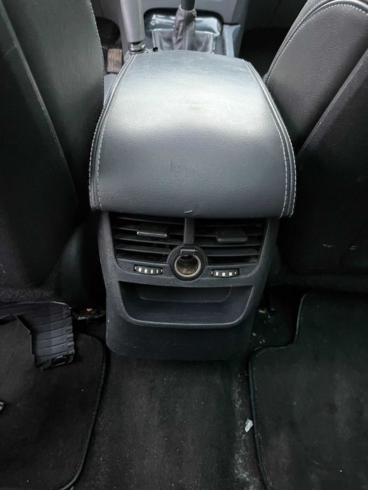 Podłokietnik skóra + tunel Peugeot 508 I