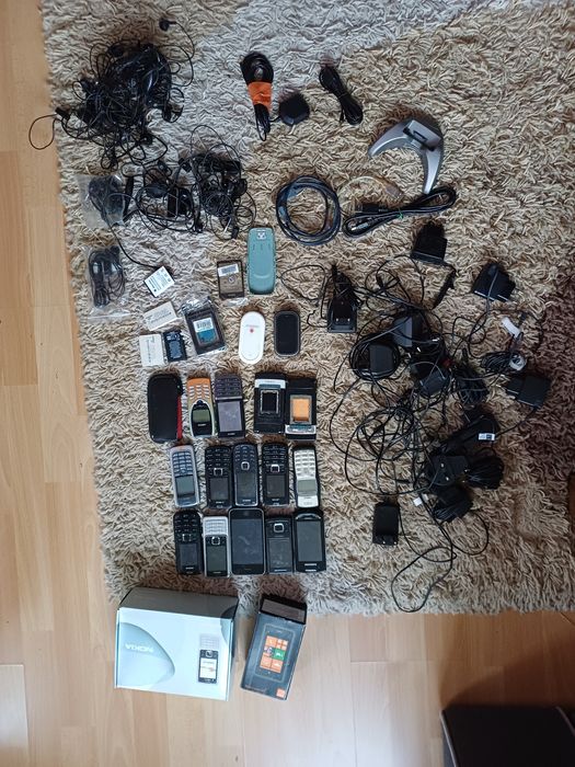 Zestaw GSM różne telefony, akcesoria, IPhone Nokia Samsung Ipaq Hp