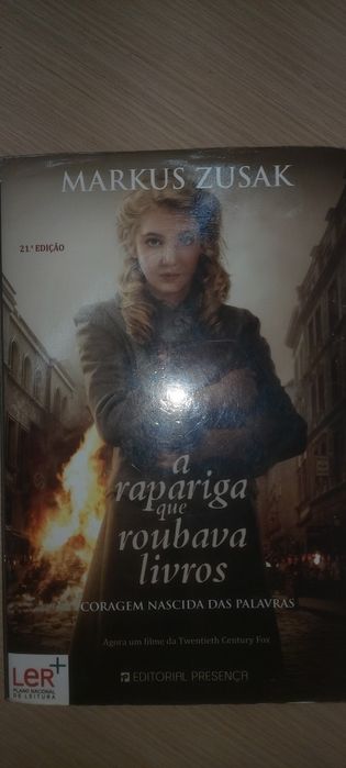 Vendo livro A Rapariga que Roubava Livros  de Markus Zusak