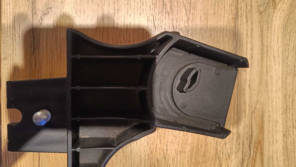 Adapter do wózka ( używane w będą do maxi cosi