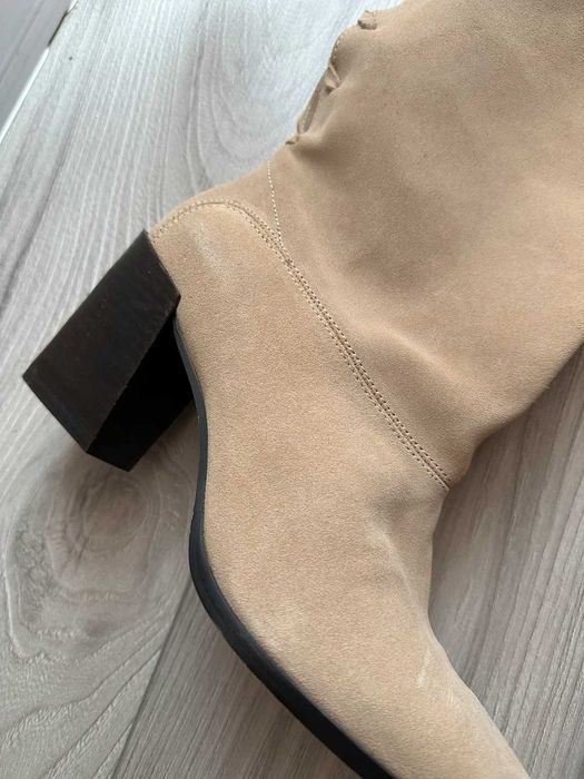 Zamszowe skórzane kozaki kowbojki ZARA