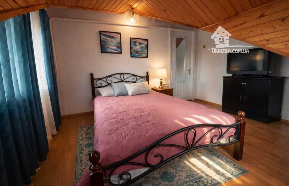 Посуточно. Дом 450 кв., 7 спален. НОВЫЙ ГОД - 30 000 грн.