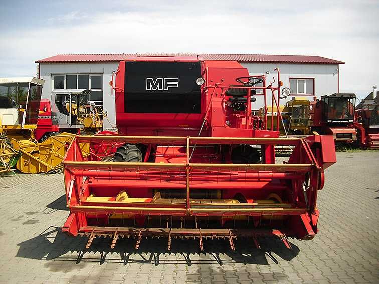 Зерноуборочный комбайн Massey Ferguson 430 (2)