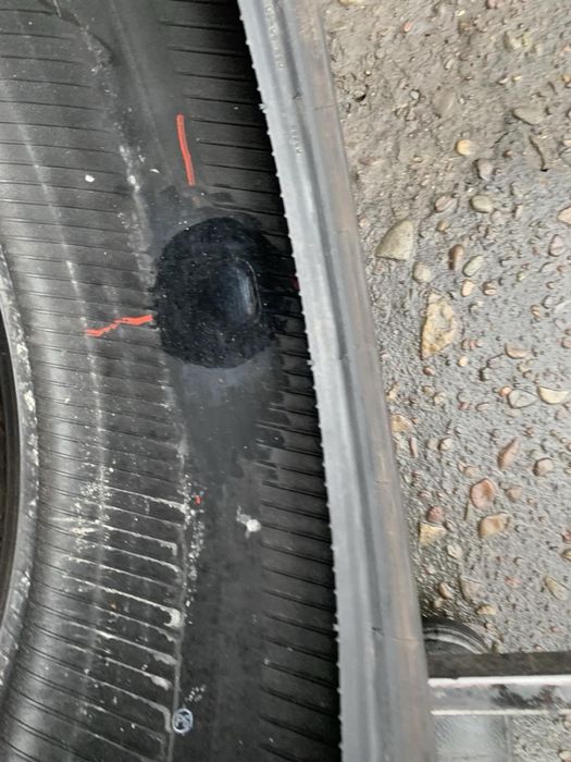 Шини 235/40 R19 Bridgestone літо 2023 рік  6,5/7 мм