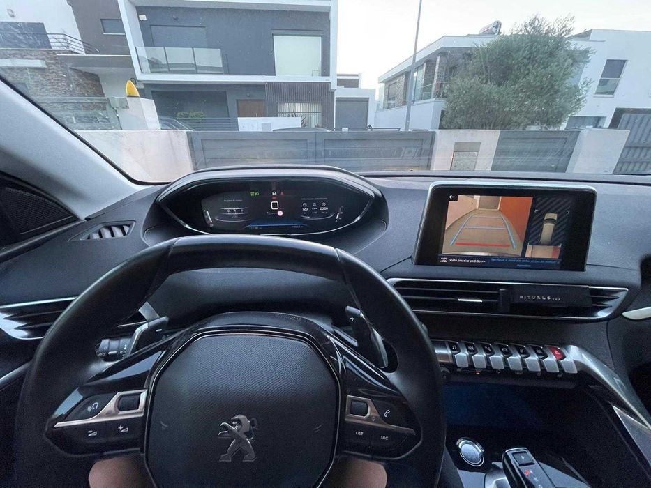 BlueHDI 130 EAT8 Allure Business / 2020/08 / 140.000km