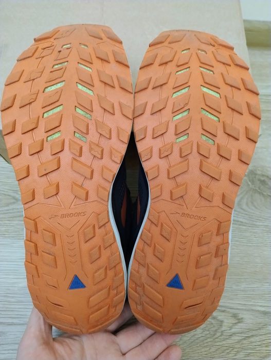 Brooks 48 розміру, 32 см, оригінал кросівки