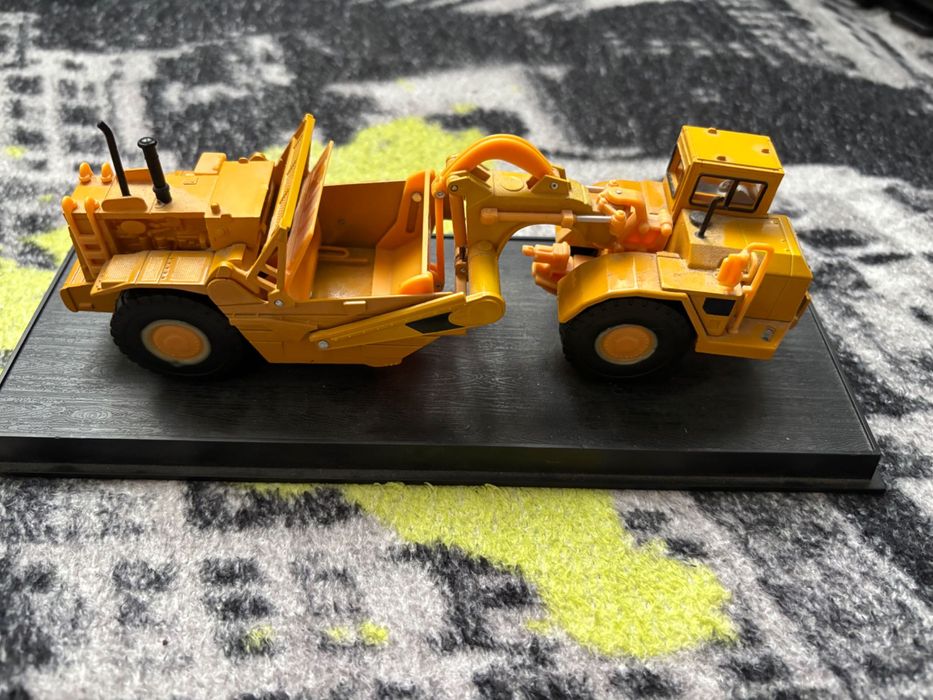 Sprzedam  Wheel Tractor Scraper