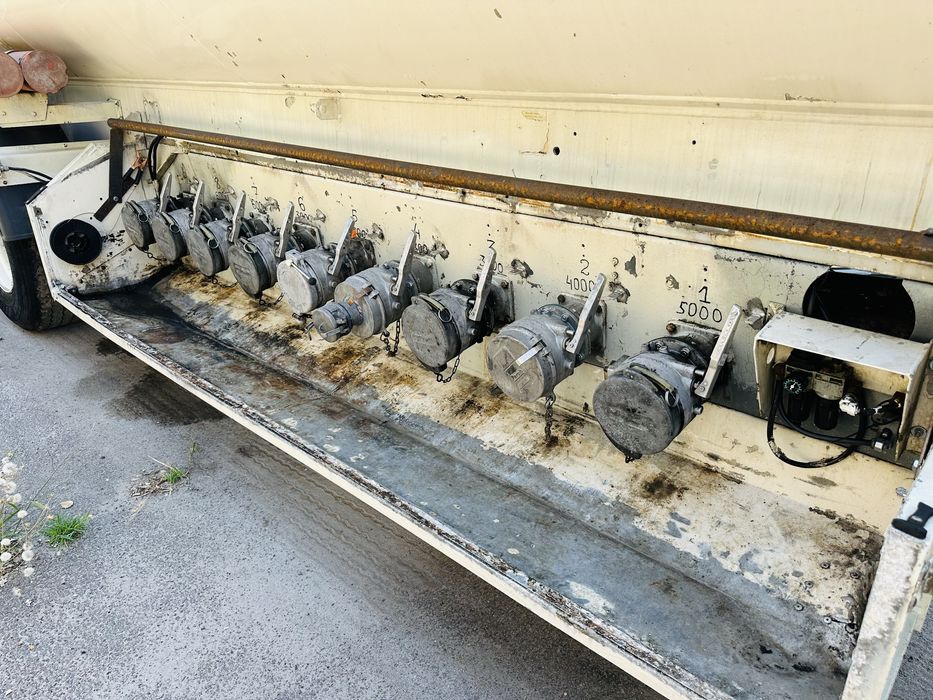 Бочка fruehauf 9 секцій ADR