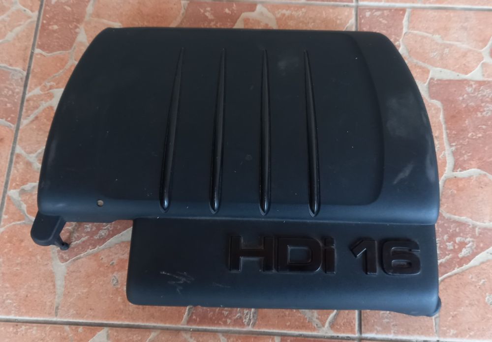 Декоративна кришка мотора Peugeot 5008 1.6 HDI