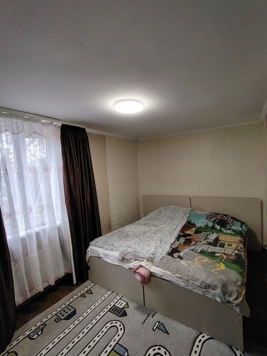 р Продам частину  будинку у Клевані