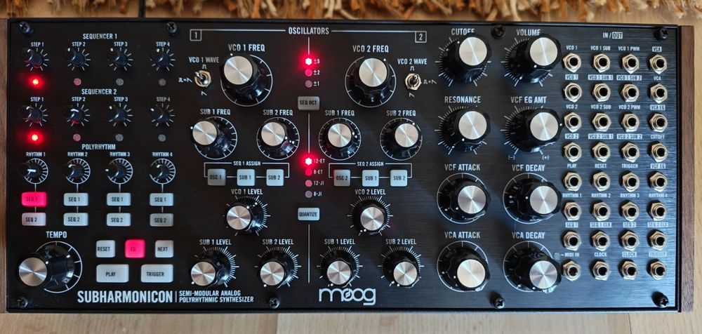 Moog Subharmonicon como novo