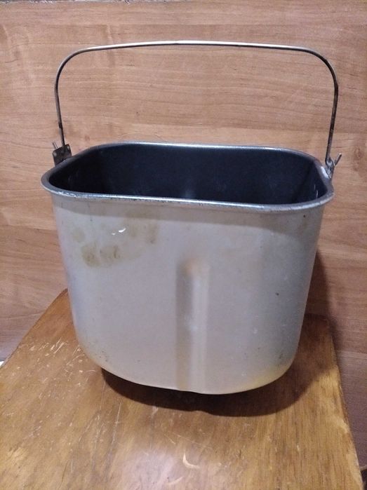 Ведро от хлебопечка с лопаткой
