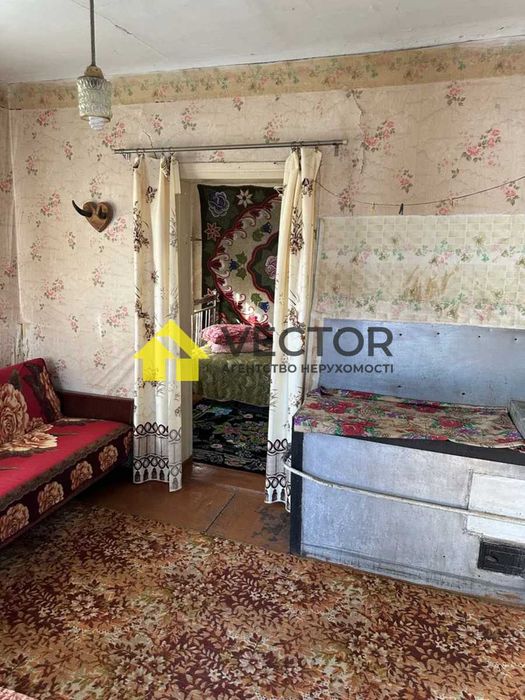 Продам будинок 70 кв.м. з великою ділянкою, гараж, літня кухня