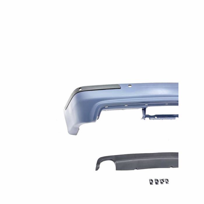 Tylny zderzak BMW E39 w stylu M5 (1995–2003) z wycięciami pod (PDC)
